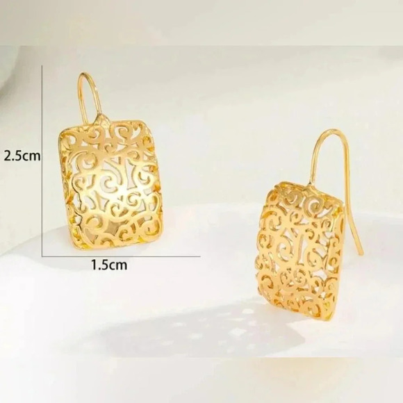 Antique Gold Filigree Classic Minimalist Modern Bohemian Earrings - Picture 3 of 3